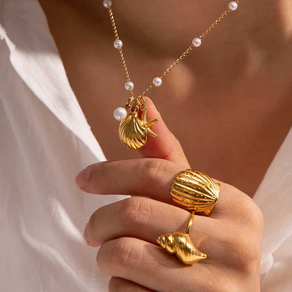 EleganceShell Necklace - Image 4