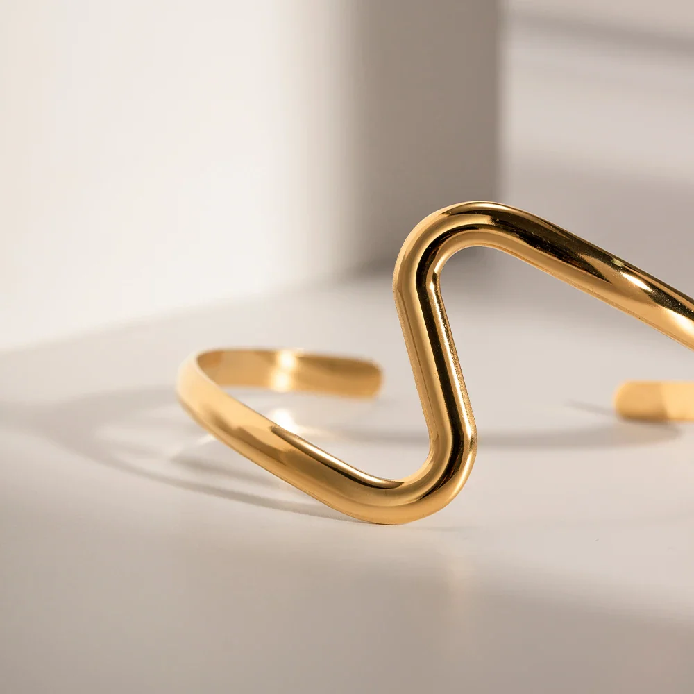LuxeCuffs Bracelet - Image 4