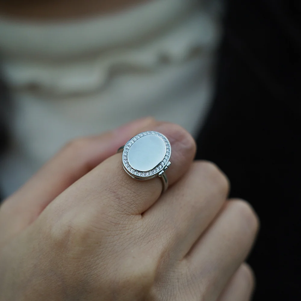 Oval Locket Ring - Image 8