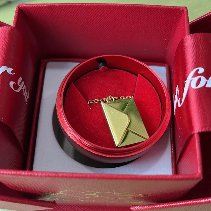 Rose Suprise Gift Box - Image 3