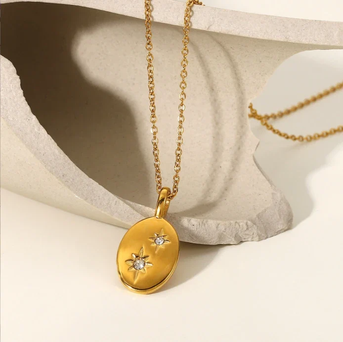 VelvetCharm Necklace - Image 3